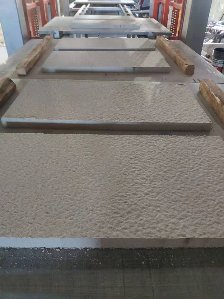 PC仿石磚機(jī)運用