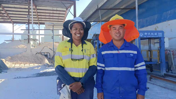 瑙魯碼頭免燒磚生產(chǎn)現(xiàn)場