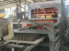 仿石磚機(jī)生產(chǎn)路沿石帶三面光